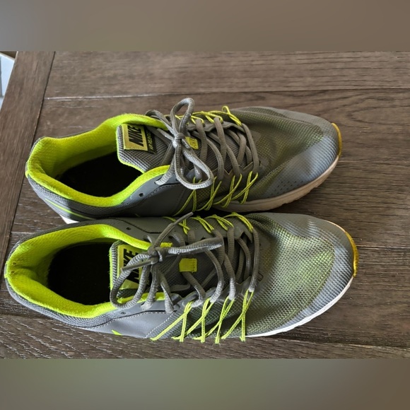 Nike Men’s Air Relentless 6 Cool Grey/ Volt Running 843836-003 Size 9.5 - Picture 2 of 6